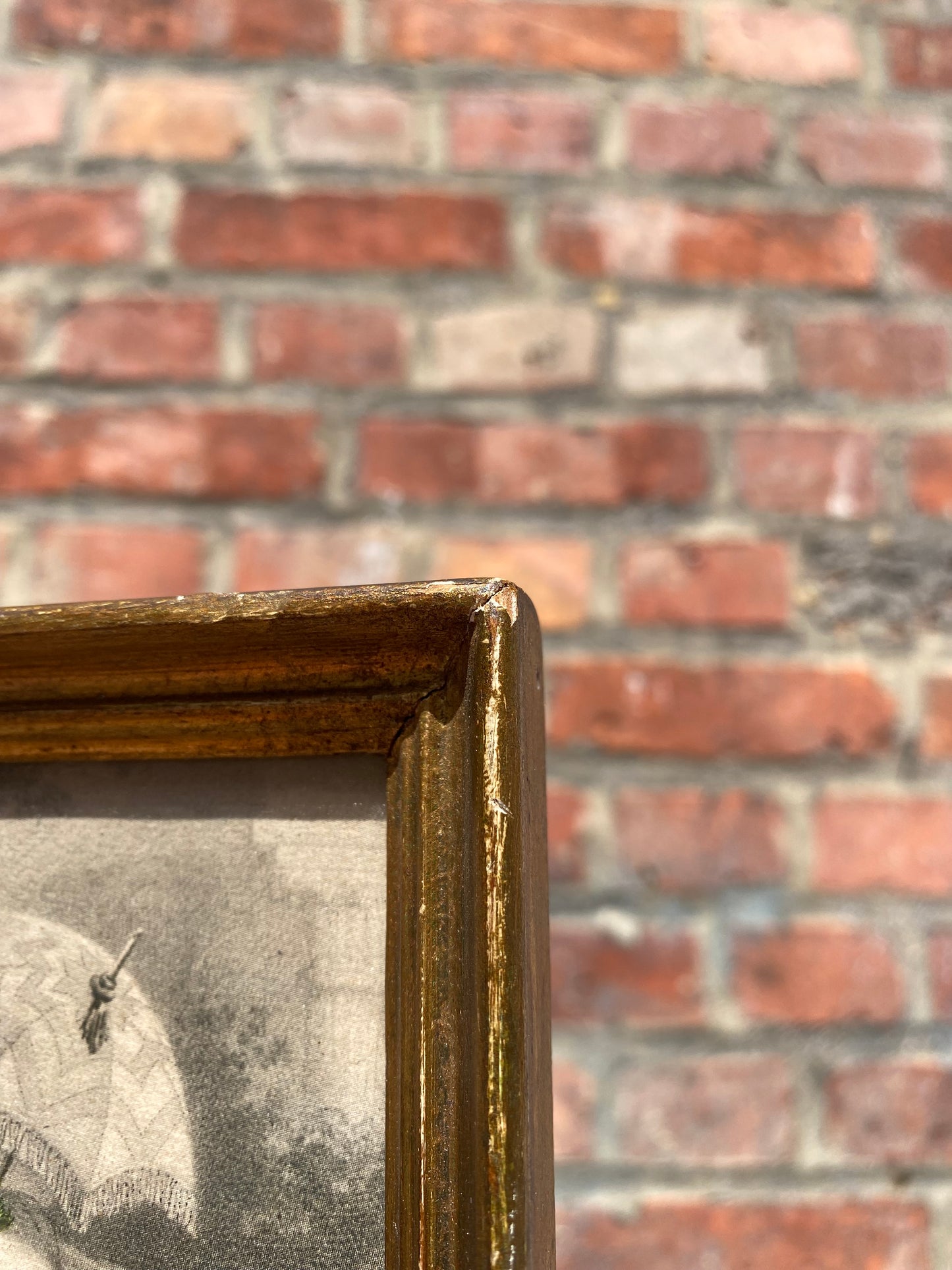 Chromolithographie ancienne encadrée – scène galante – 18 x 14 cm