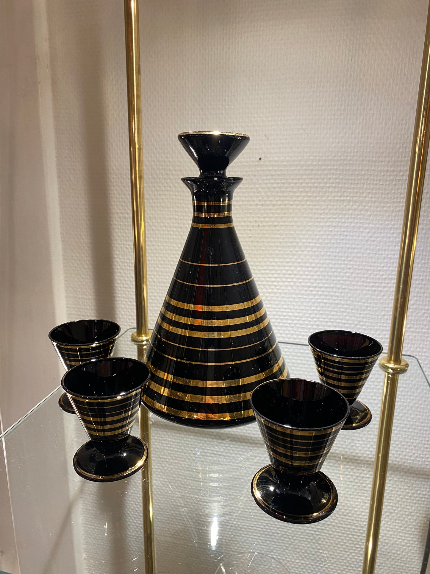 Service à liqueur Art déco en verre hyalite par Rupel Boom