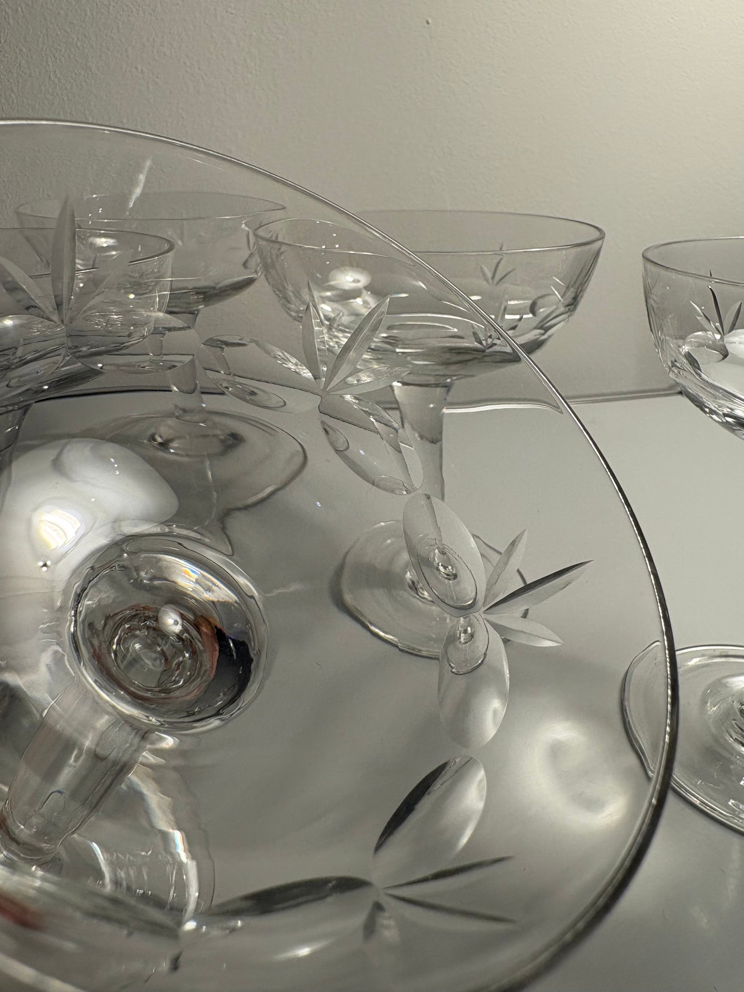 Lot de 6 coupes à champagne en verre gravé