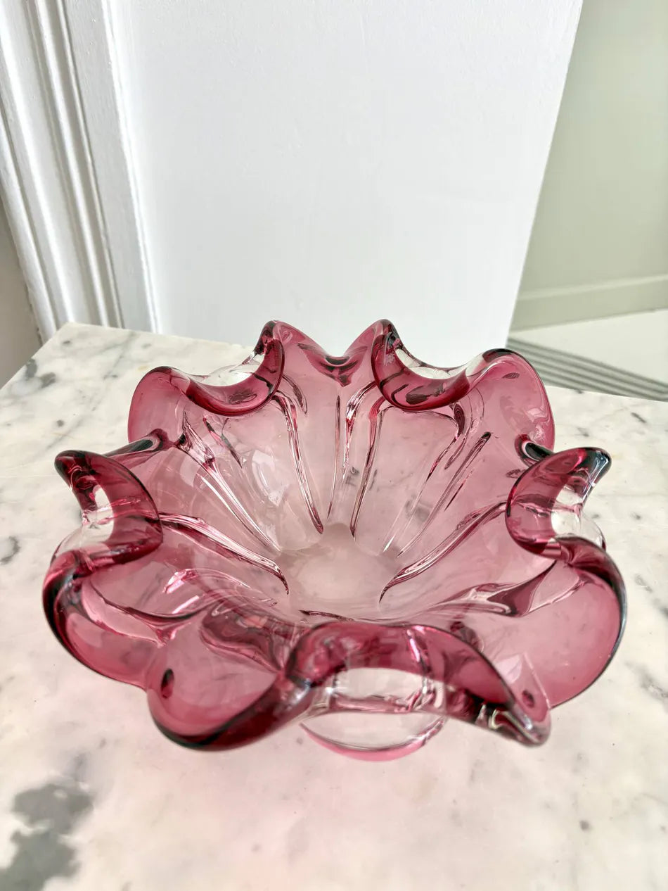 Coupe / vide-poche floral en verre de Murano rose 1960/70