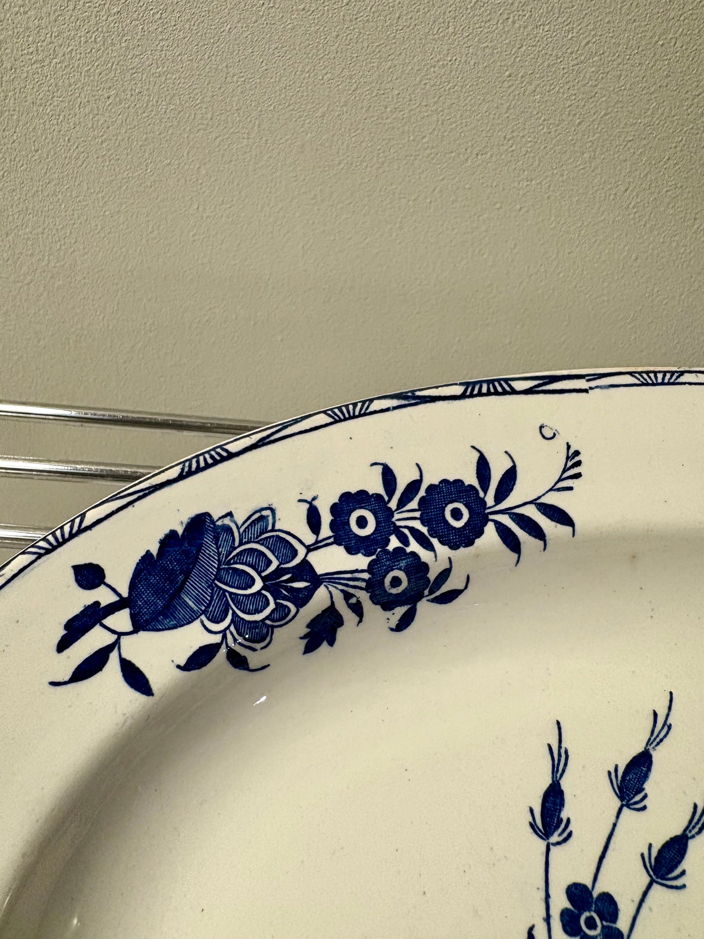 Plat ovale ancien Boch – décor “Grand Bouquet”