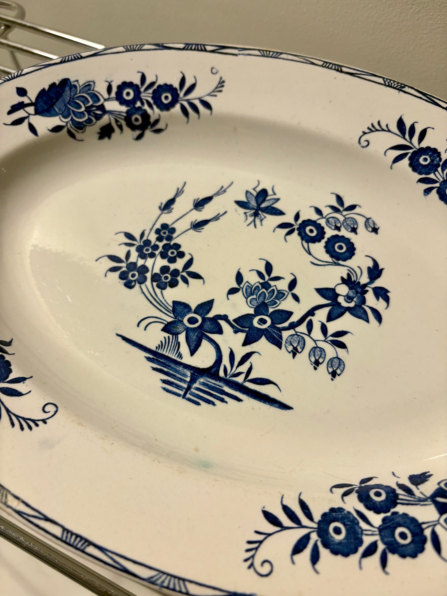 Plat ovale ancien Boch – décor “Grand Bouquet”