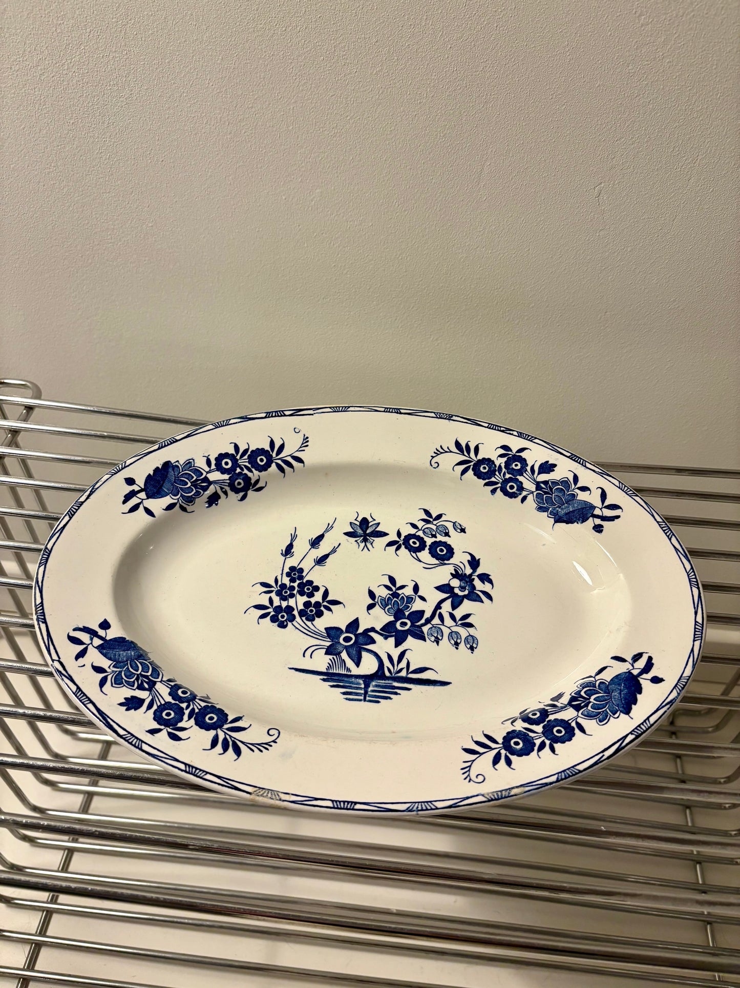 Plat ovale ancien Boch – décor “Grand Bouquet”