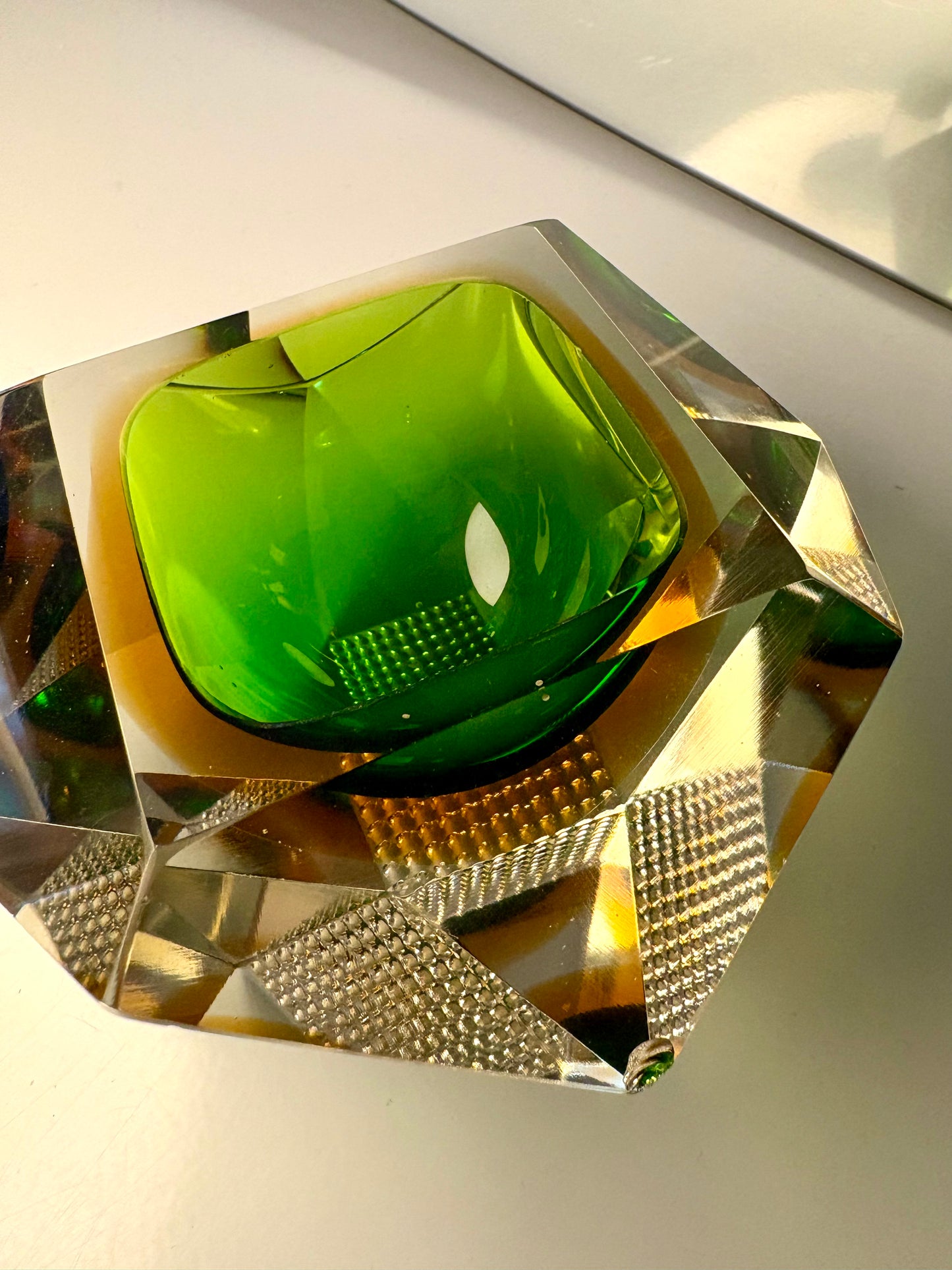 Cendrier Murano sommerso vert et ambre 1960