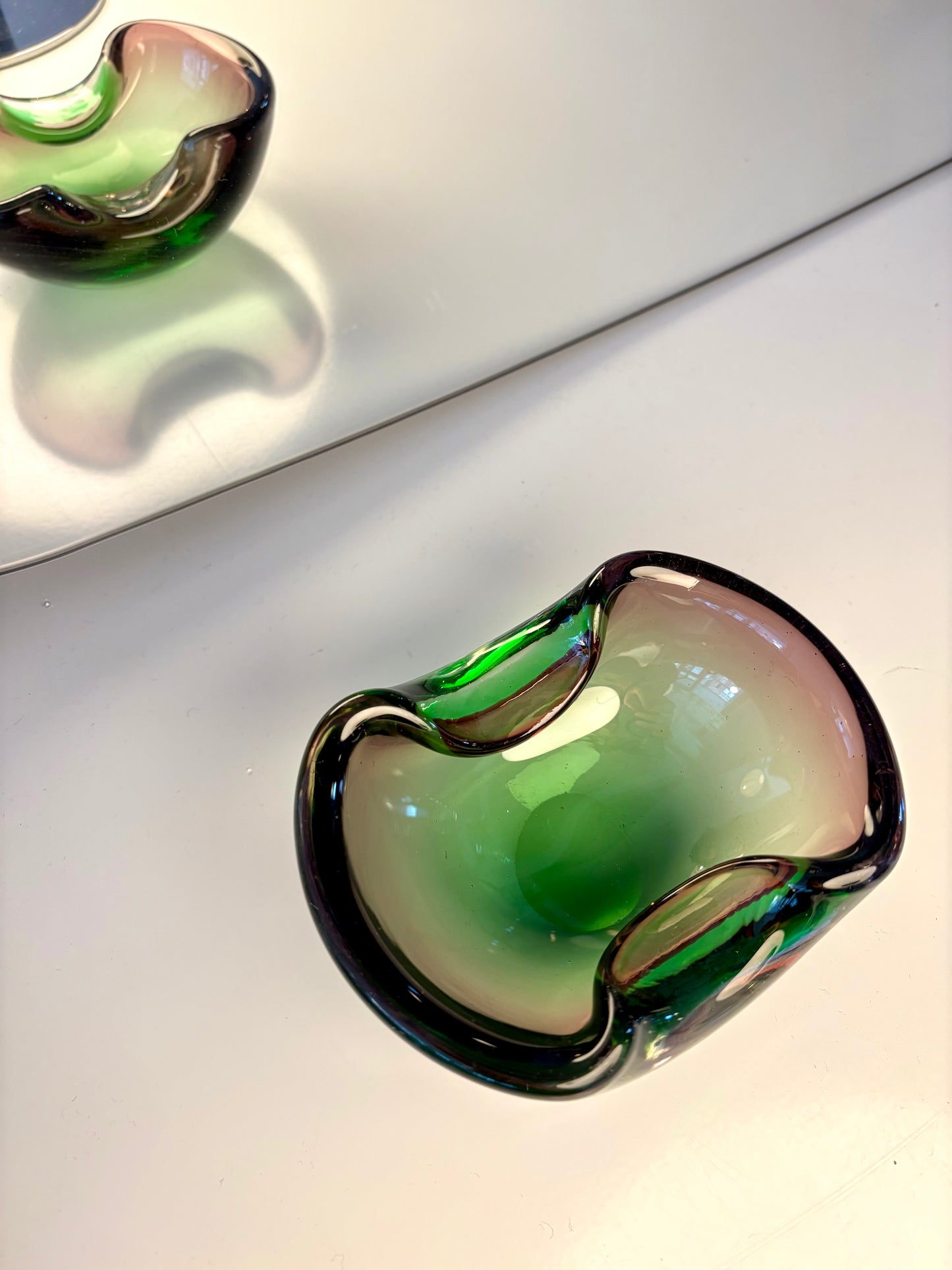 Cendrier / vide poche vert et rose attribué à Murano 1950/60