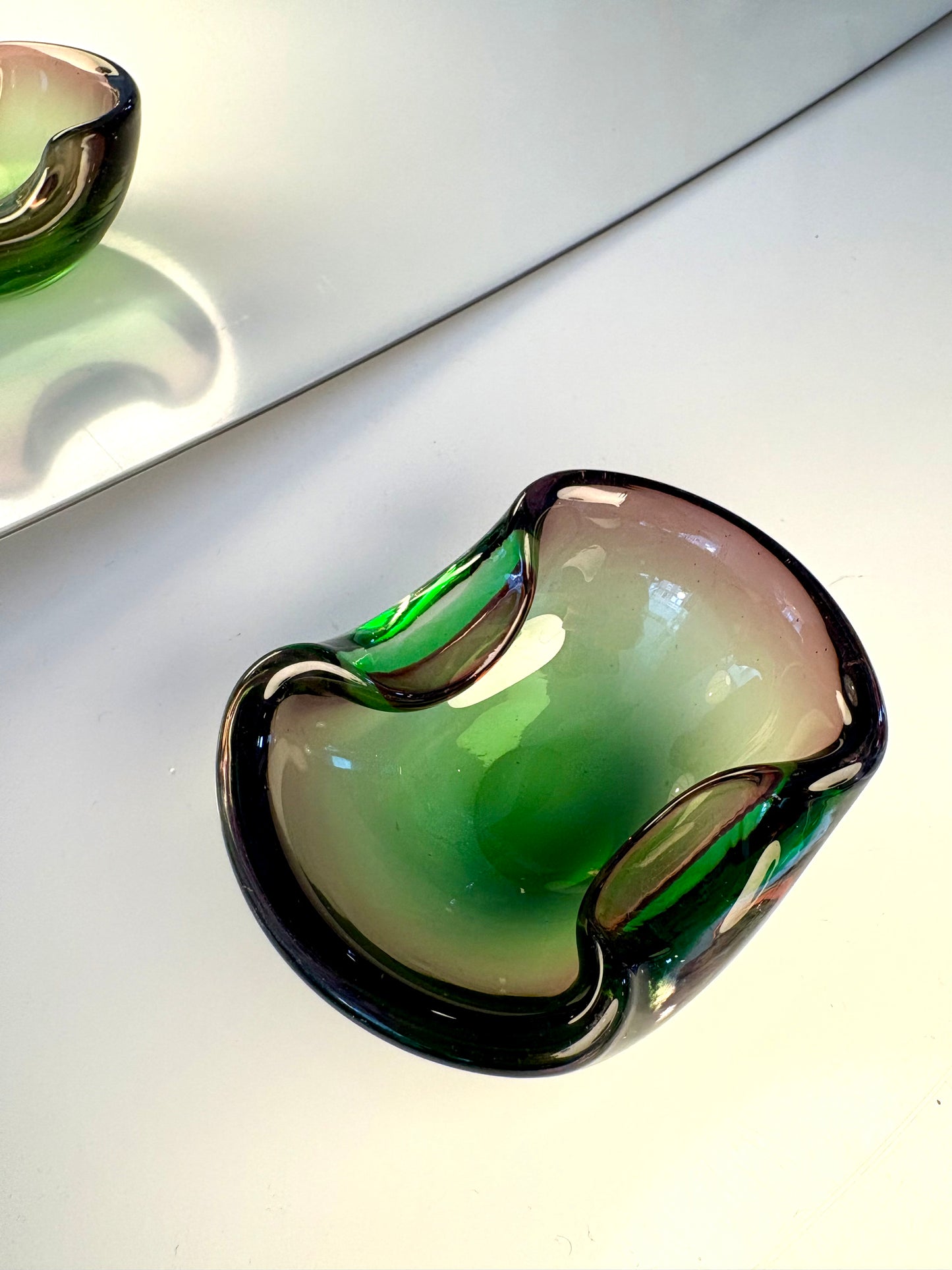 Cendrier / vide poche vert et rose attribué à Murano 1950/60