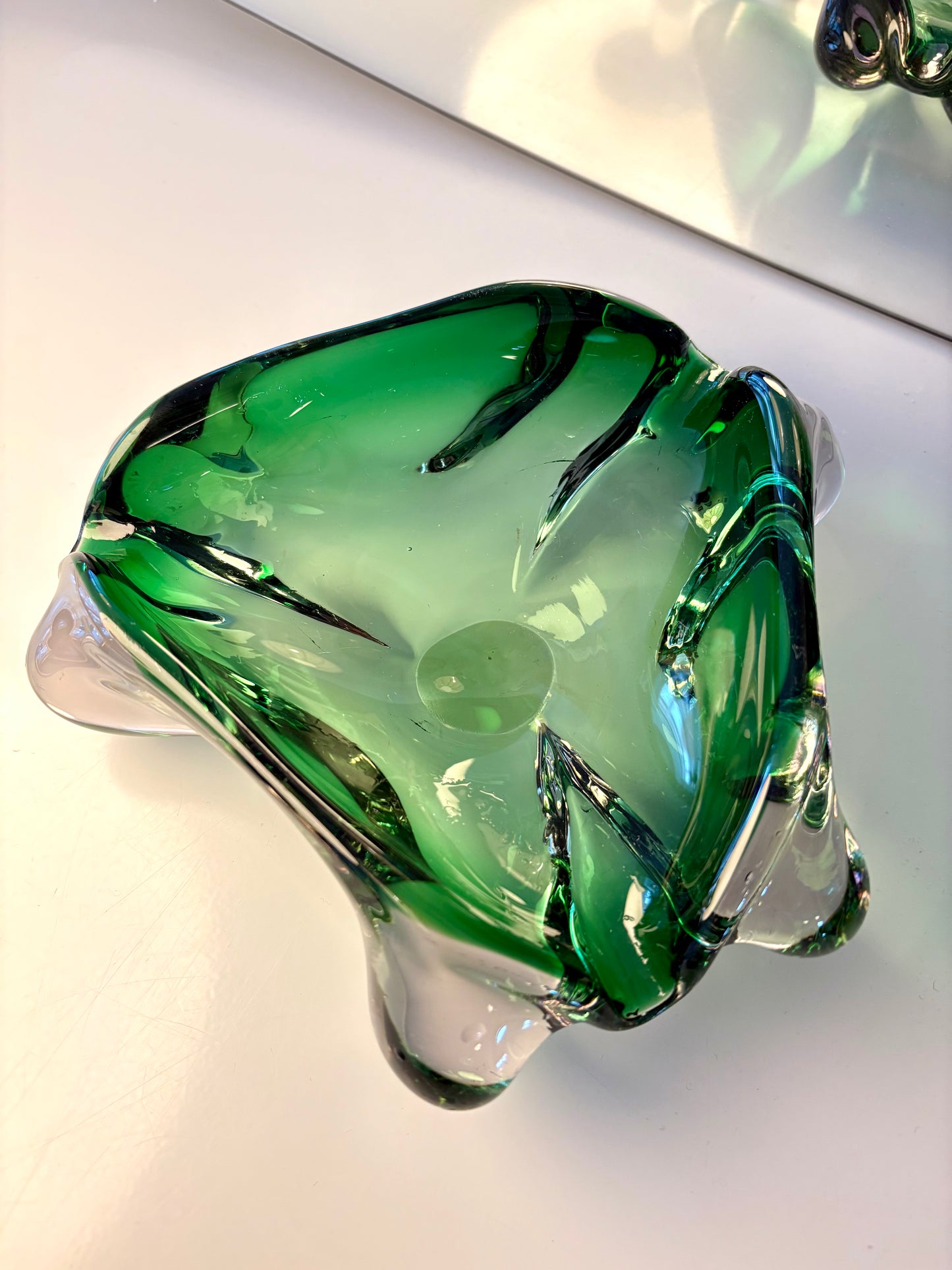 Vide-poche / cendrier vert en verre de Murano 1970