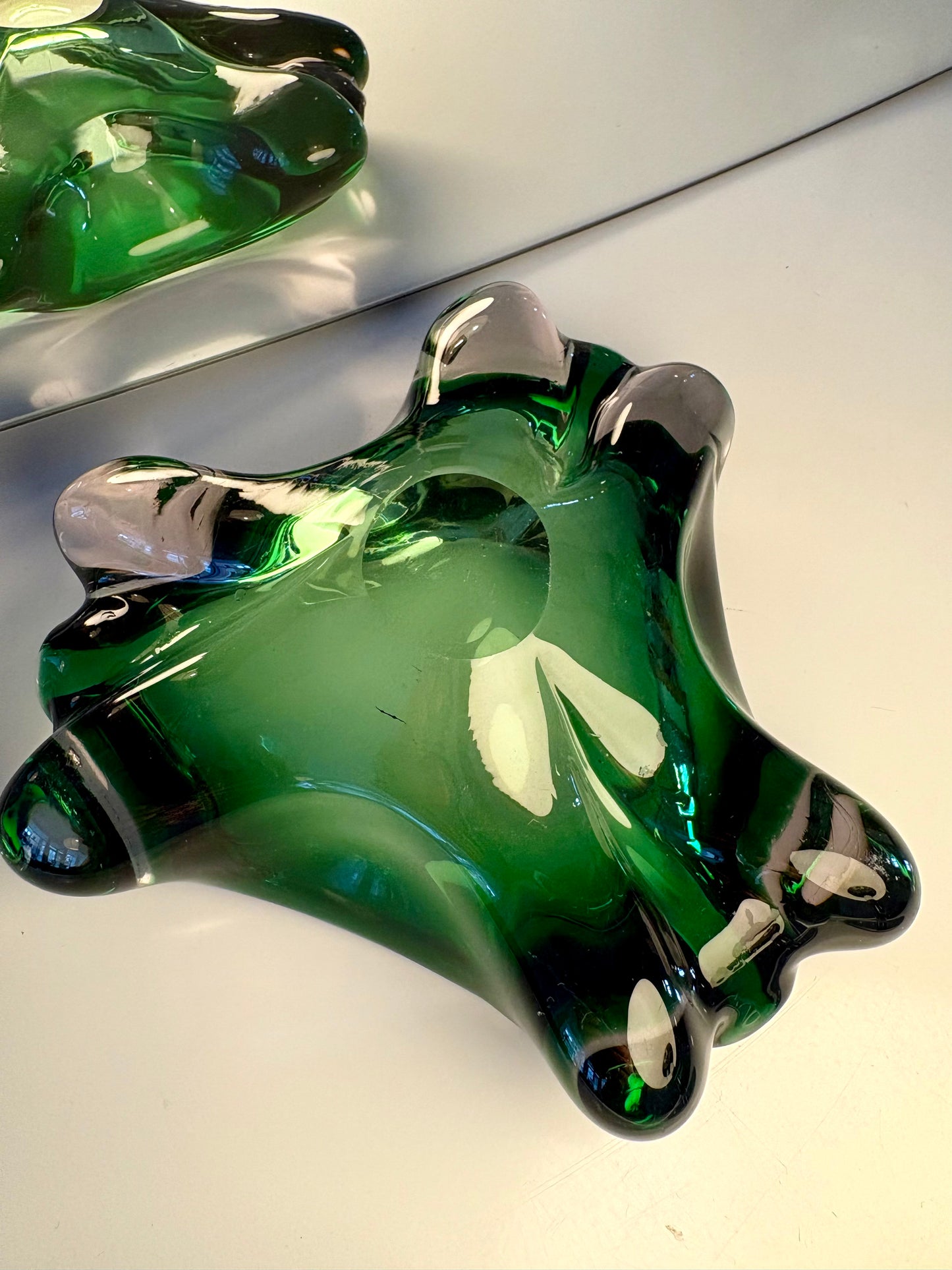Vide-poche / cendrier vert en verre de Murano 1970