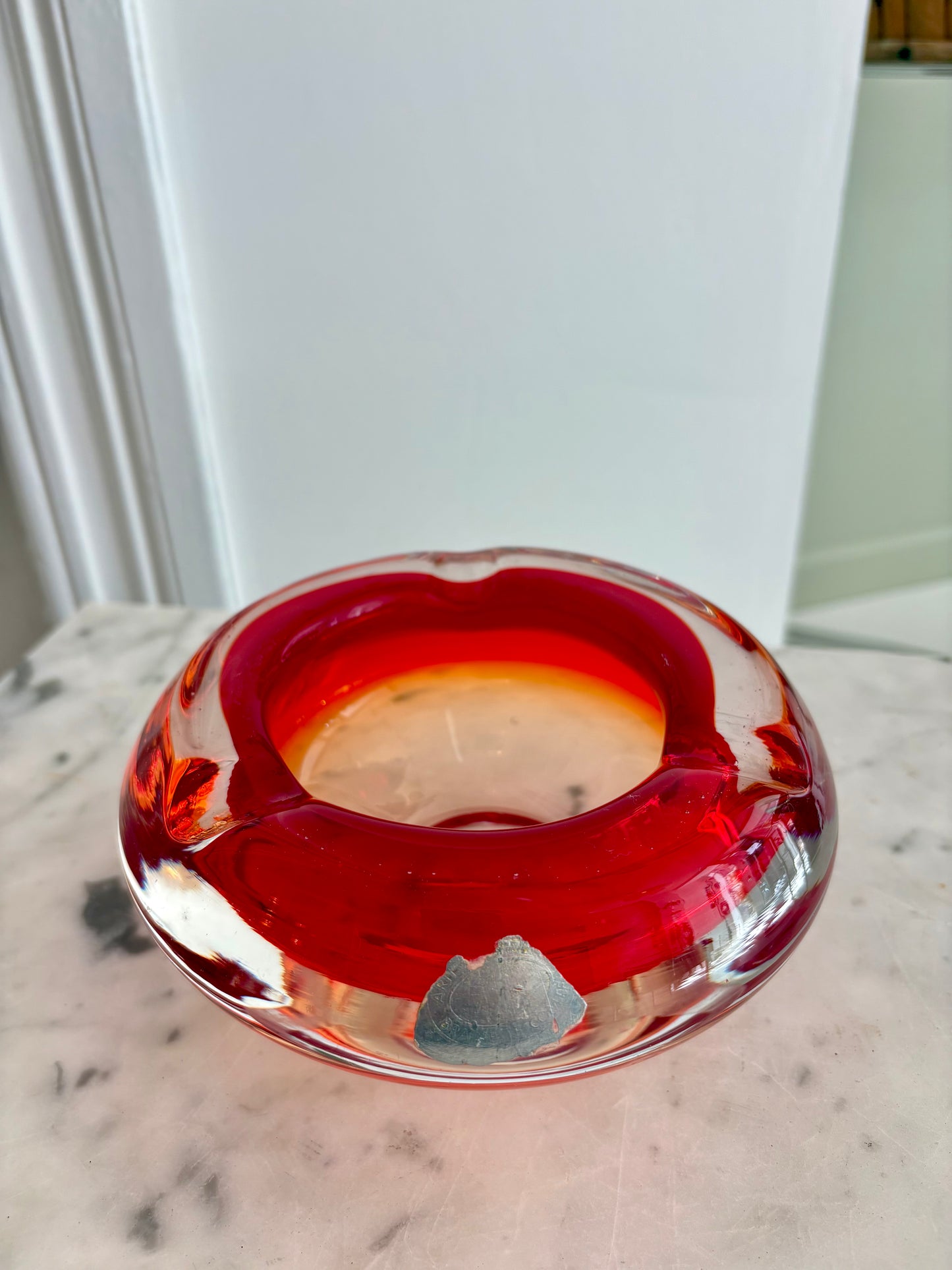 Cendrier bicolore en verre soufflé – Braine-le-Comte