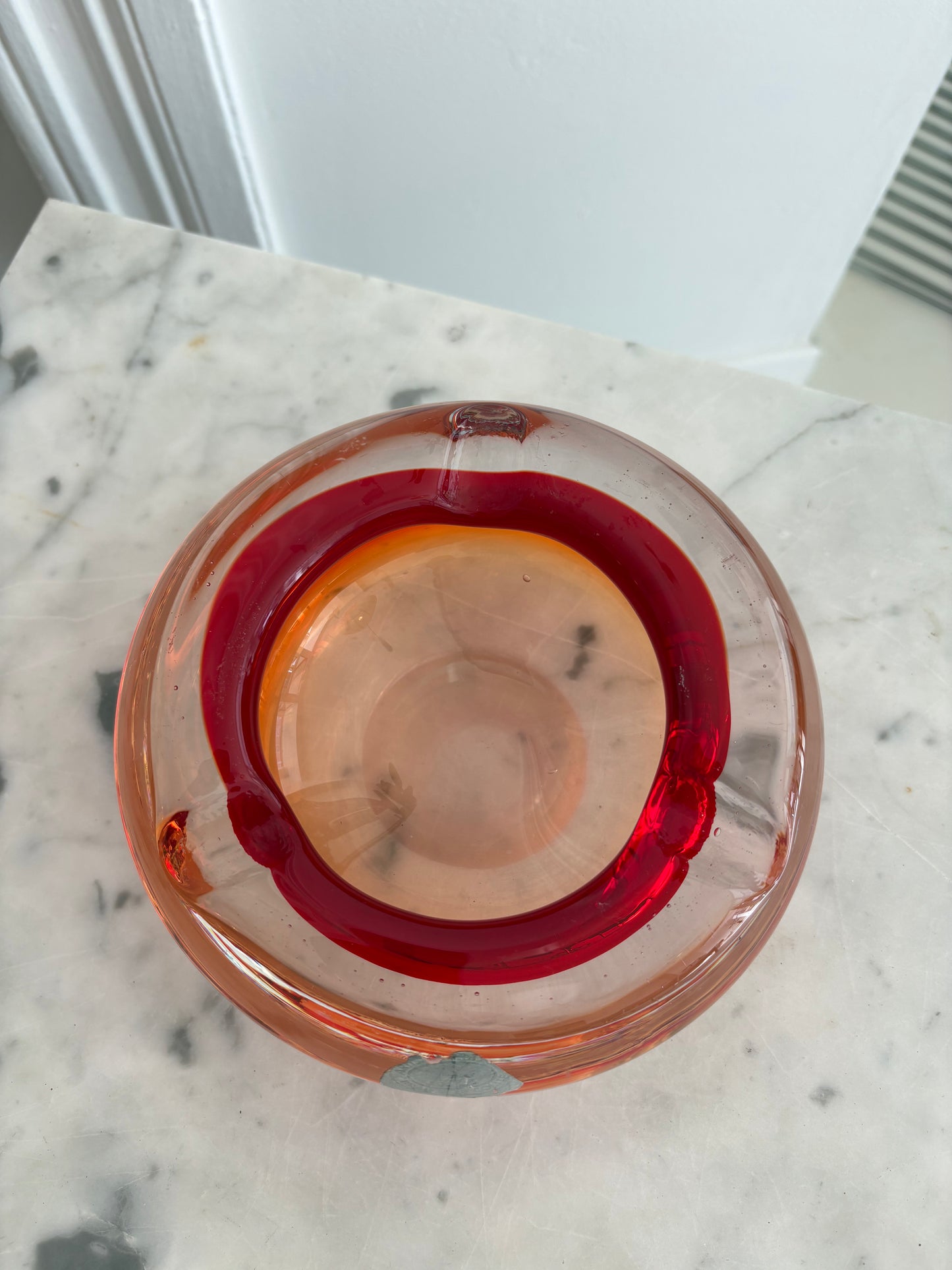 Cendrier bicolore en verre soufflé – Braine-le-Comte