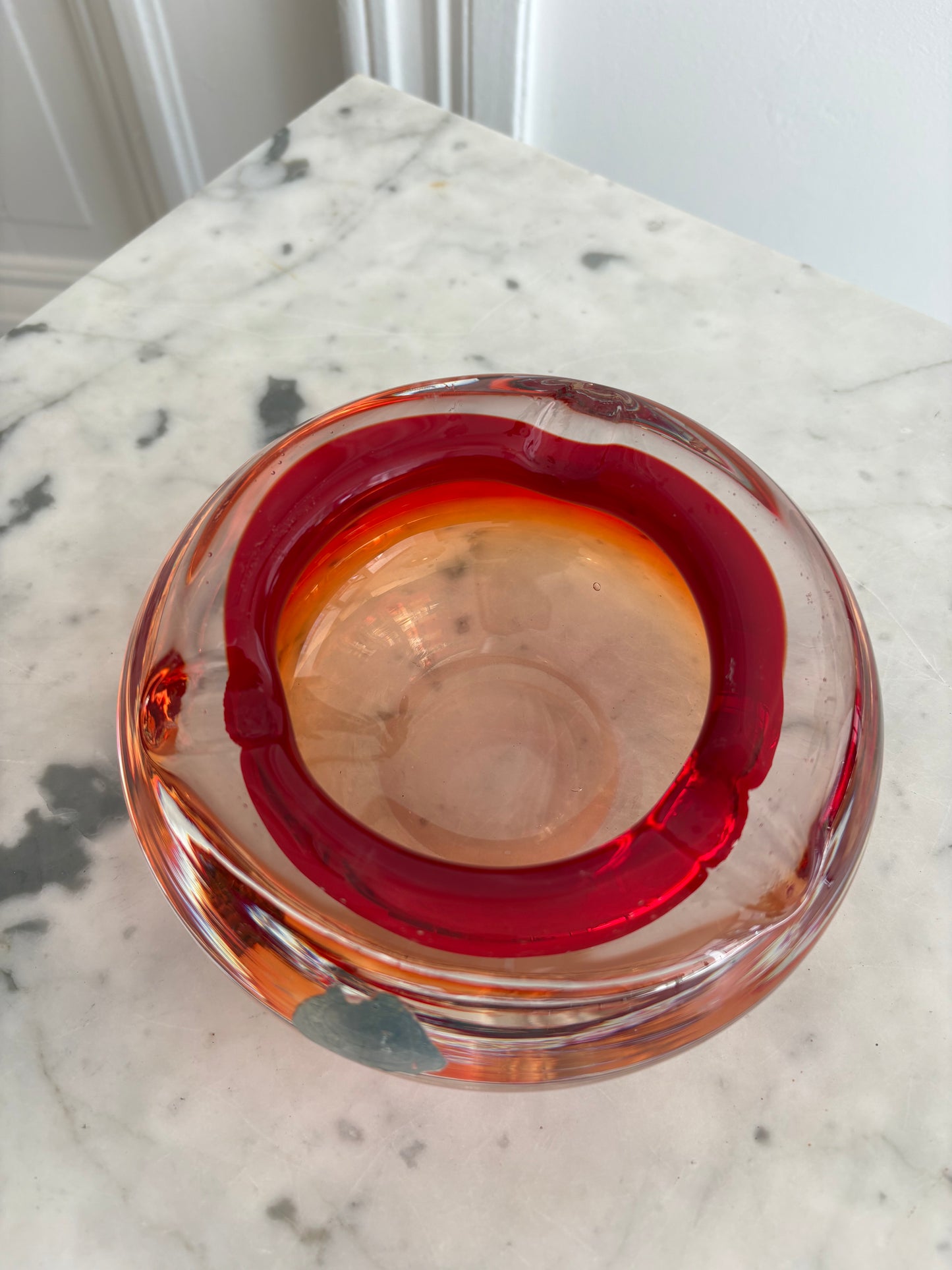 Cendrier bicolore en verre soufflé – Braine-le-Comte