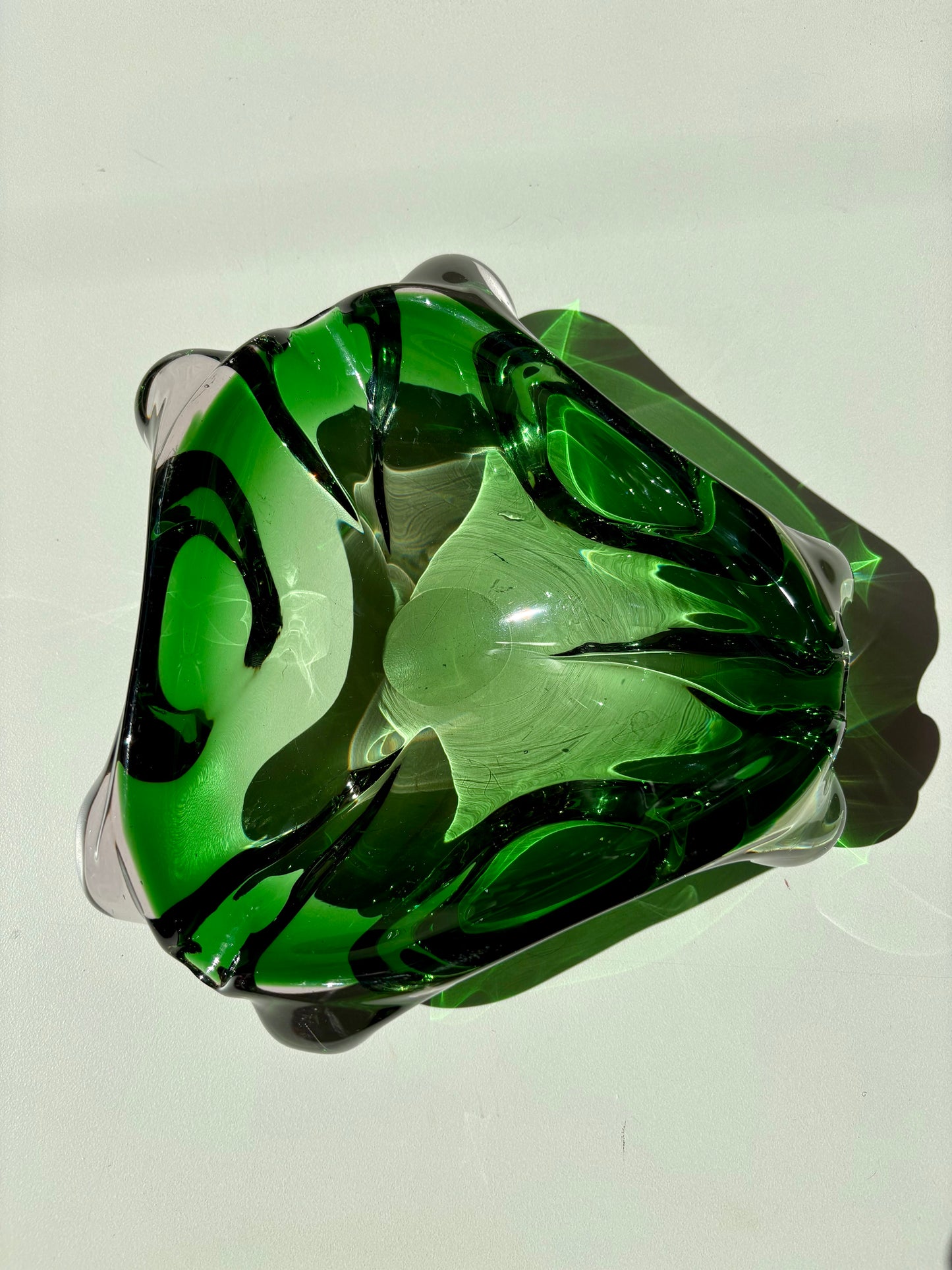 Vide-poche / cendrier vert en verre de Murano 1970