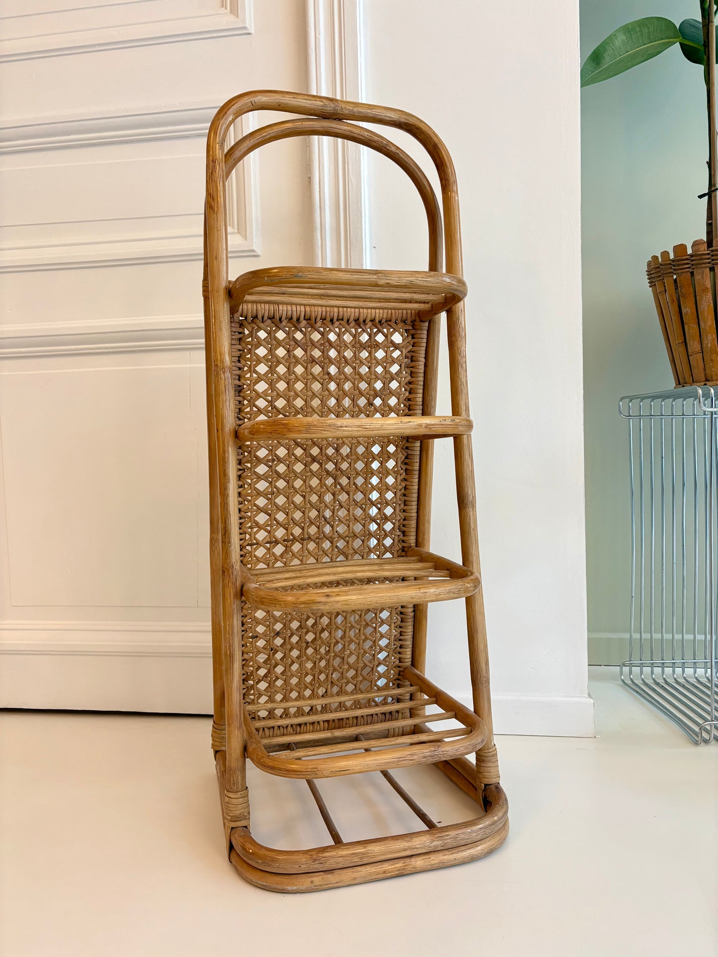 Étagère vintage en rotin et cannage – années 70