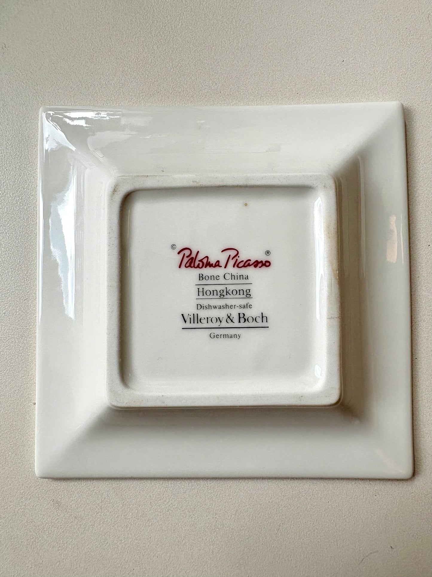 Cendrier / vide-poche “Hong Kong”, dessiné par Paloma Picasso pour Villeroy & Boch dans sa boîte d'origine