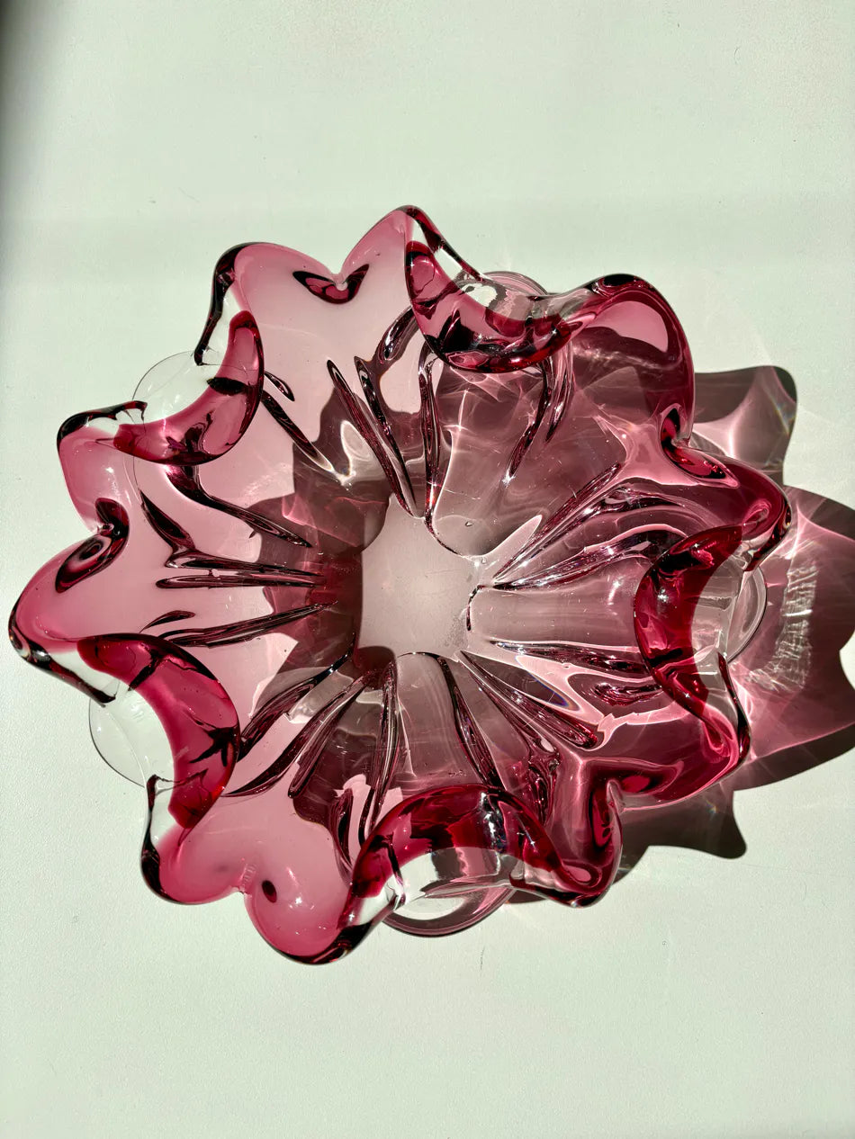 Coupe / vide-poche floral en verre de Murano rose 1960/70