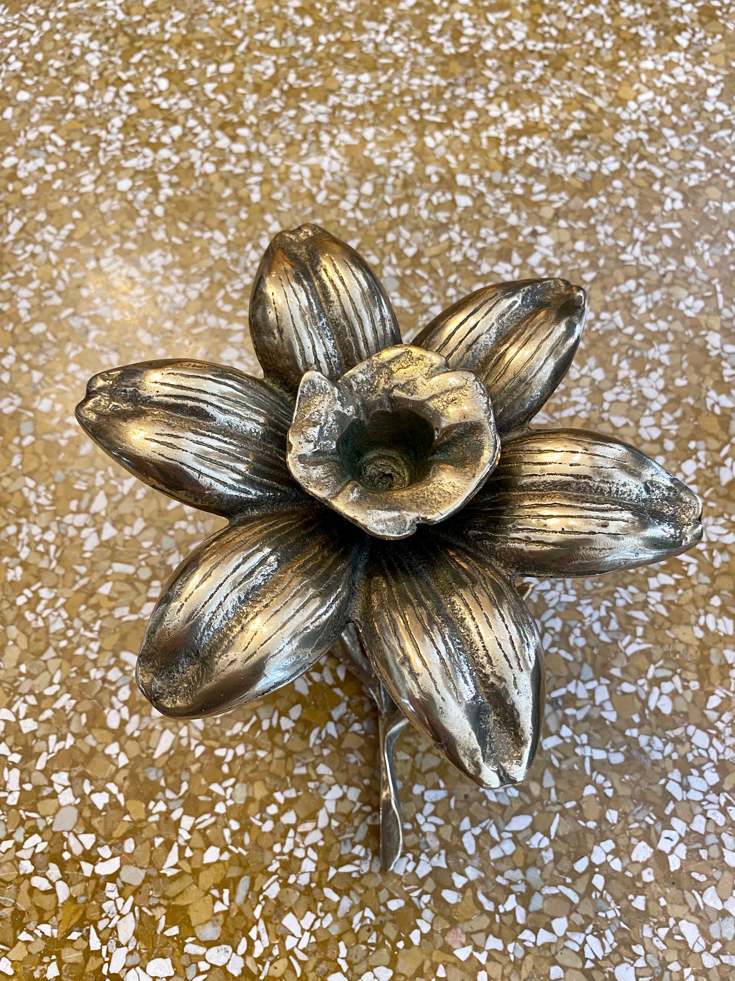Sofia - Important bougeoir fleur laiton